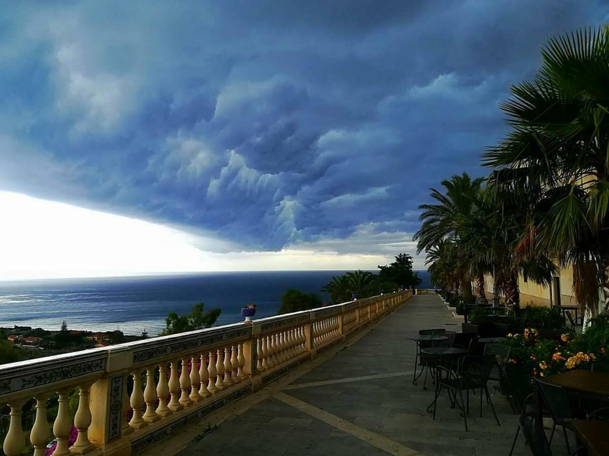 Casa Vacanze Fede Santo Stefano di Camastra Bagian luar foto